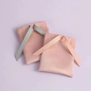 Wholesale Eco-Friendly Durable Personal Drawstring for Velvet Pouches for Necklace Jewelry Accessories Small Gift Bag - Product Image 2