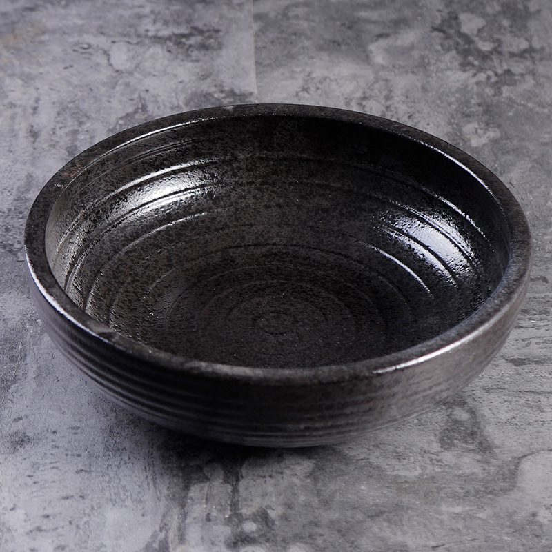 Gris y negro