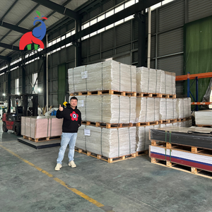 Trong suốt đúc tấm <span class=keywords><strong>Acrylic</strong></span> thân thiện với môi cắt tùy chỉnh cho ứng dụng quảng cáo - Product Image 1