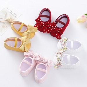 Fabricant en gros de chaussures pour bébés de 0 à 10 mois, chaussures pour bébés filles avec bande élastique, chaussures de princesse à nœud pour bébés filles, chaussures pour nouveau-nés - Product Image 2