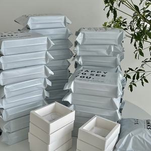 Bolsas de correo personalizadas Bolsas de correo Biodegradable Beige Mate Poly Mailer Bag Poly Plastic Impermeable Bolsas de envío - Product Image 1