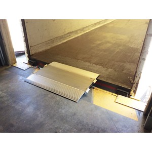 Puente Móvil para Carretillas Elevadoras, Rampa de Carga de Aluminio de Alta Resistencia con Perfiles Extruidos H40, Capacidad de 6000 kg - Product Image 3
