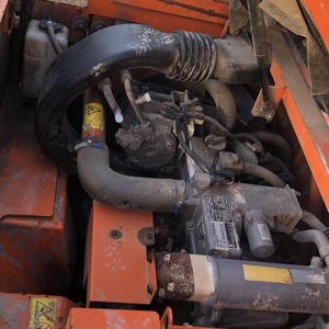 Excavadora Usada en Buen Estado HITACHI ZX75-3 de 7.5 Toneladas, Excavadora de Segunda Mano 100% Lista para Trabajar en el Almacén de Shanghái - Product Image 5