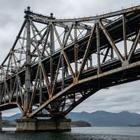 Puente de Arco de Acero de Alta Resistencia para Aplicaciones de Transporte Industrial y Carreteras