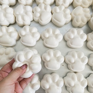 Jouet à presser anti-stress en PU blanc, 2,1 pouces, à récupération lente, en forme de patte de chat simulée, mignon, pour fêtes, type Mochi, à presser, pour soulager le stress, à faire soi-même - Product Image 5