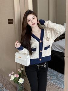 Auf Lager Modischer Herbst V-Ausschnitt Zopfmuster Pullover Lässiger Damen Strick-Cardigan Oberteil - Product Image 5