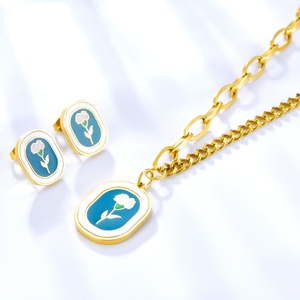 Venta Directa de Fábrica 2022, Juego de Joyería Green You con Diamantes, Estrella de Cinco Puntas, Estilo Limón, Chapado en Oro de 18k, Acero Inoxidable, Resistente al Agua - Product Image 3