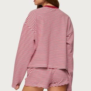 Ensemble de survêtement 2 pièces pour femme : T-shirt à capuche oversize à manches longues et short uni, nouveau design, couleur et logo personnalisables, vente en gros - Product Image 3