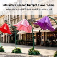 Fleur gonflable interactive avec capteur de mouvement LED, installation artistique personnalisée pour la décoration commerciale