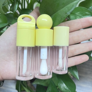 Trong Kho Độc Đáo Mỹ Phẩm Vòng Hình Trái Tim Lip Gloss Ống Với Bàn Chải Lớn Lip Gloss Ống Với Móc Bao Bì - Product Image 3