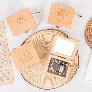 Carillon a manovella sempre brillante Mini Totoro Design in legno Dragon <span class=keywords><strong>Cats</strong></span> colore naturale durata del suono anni '30 compleanni per bambini - Product Image 2