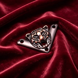 Insignias Metálicas de Acero Inoxidable con Logotipo Personalizado al por Mayor, Botones de Solapa, Accesorios de Ropa, Adornos de Regalo - Product Image 1