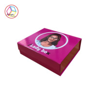 Klassische 2mm Starre Magnetbox aus Recyclingmaterialien Papierverpackung für Unterwäsche, Socken, Kleidung mit Prägung und Matter Laminierung