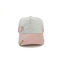Gorra de béisbol de gamuza premium con logo de diseñador 2026, bordado 3D de cristal y pedrería, parche brillante con logo de cruz.