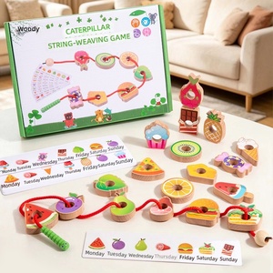 Gioco Educativo Montessori per Bambini: Giocattolo in Legno per Infilare Frutta e Imparare a Riconoscere le Forme - Product Image 1