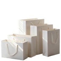 Sacs en papier cadeau personnalisés avec impression de luxe, emballage en gros, sacs en papier avec votre propre logo pour les vêtements, petites entreprises