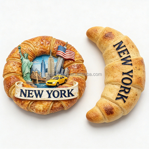 Aimants de réfrigérateur personnalisés en polyrésine 3D en forme de croissant, souvenir de voyage de New York, cadeau pour touristes - Product Image 1
