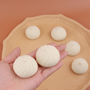 Pelota Antiestrés Promocional 2026, Linda y Pequeña, en Forma de Bollo, Material TPR, 5cm, Portátil - Product Image 1