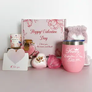 Idées cadeaux pour la Saint-Valentin 2024 belle boîte de luxe avec gobelet de 12 OZ en forme de coeur savon sel de bain bougie chaussettes carte de remerciement