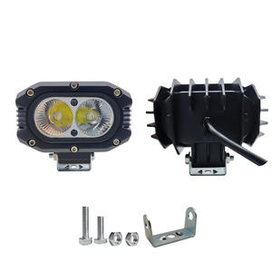 Feux LED carrés de 4 pouces, 30W, 5000LM, faisceau spot, feux tout-terrain, feux antibrouillard, IP68 pour camion, pick-up, VTT, SUV, voiture - Product Image 1