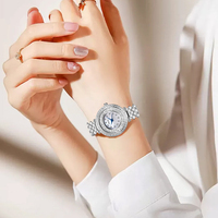 Montre-bracelet de luxe pour femme en argent avec diamants sertis, mouvement à quartz en zircon cubique complet, style hip-hop, bracelet en laiton