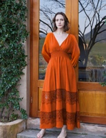 Robe bohème élégante à manches longues et à col en V avec taille smockée et dentelle, robe maxi décontractée orange brûlé pour femmes, 2026