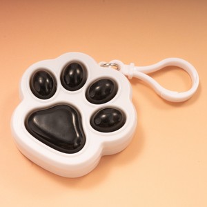 Porte-clés en plastique anti-stress en forme de patte de chat, breloque pour sac à dos, pendentif de sac, jouet de décompression pour cadeaux d'entreprise et Noël - Product Image 3