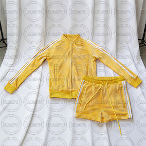 Completo da <span class=keywords><strong>donna</strong></span> in <span class=keywords><strong>velluto</strong></span> a due pezzi con giacca con zip e pantaloncini, design a righe a contrasto, all'ingrosso OEM - Product Image 4