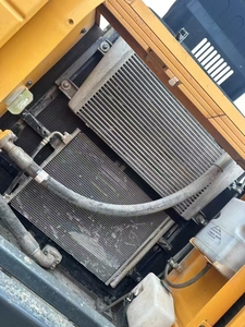 Excavadora de cadenas Hyundai 225LVS usada de 22 toneladas, 95% NUEVA, pocas horas de uso, con motor y componentes principales de la caja de engranajes, modelo hidráulico 2024 - Product Image 6