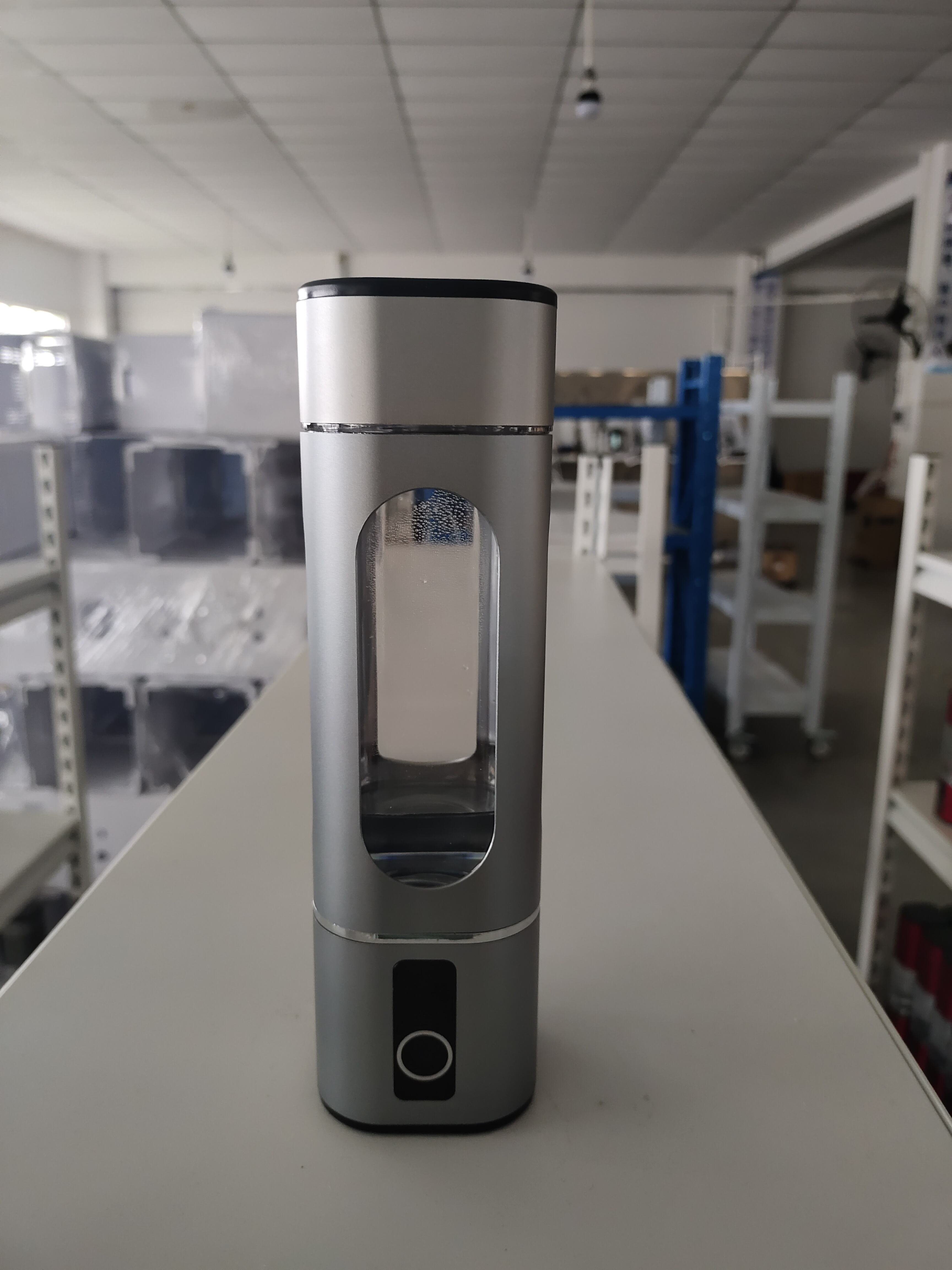 สีเทาเข้ม