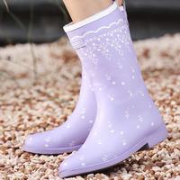 Bottes de pluie imperméables en caoutchouc pour femmes, bottes de pluie mi-hautes pour adultes, imprimées de fleurs tendance, toutes saisons