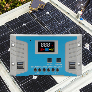 Controlador de carga <span class=keywords><strong>solar</strong></span> PWM, pantalla LCD, controlador de iluminación del calentador de agua automático clasificado 20A, regulador de potencia 40A MPPT para 12V/24V - Product Image 1