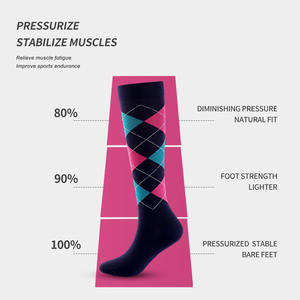 Chaussettes de compression pour hommes et femmes, chaussettes de sport longues pour la course en plein air avec motifs géométriques, tissu en nylon, été et hiver - Product Image 3