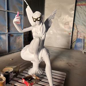 Escultura de Resina Blanca Hecha a Mano Inspirada en Cenicienta con Alas, Figura Creativa para Decoración del Hogar u Oficina, Adorno Artístico Único - Product Image 2