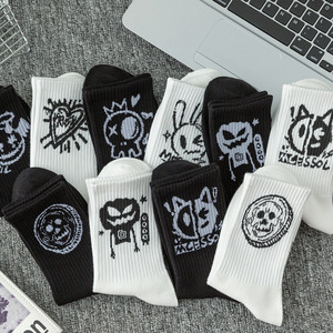 Calzini alla moda da uomo all'ingrosso con motivo <span class=keywords><strong>a</strong></span> strisce <span class=keywords><strong>bianche</strong></span> <span class=keywords><strong>e</strong></span> <span class=keywords><strong>nere</strong></span> personalizzabili - Product Image 2