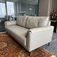 Canapé en cuir véritable de luxe, moderne, capitonné, trois places, pour une décoration élégante de bureau