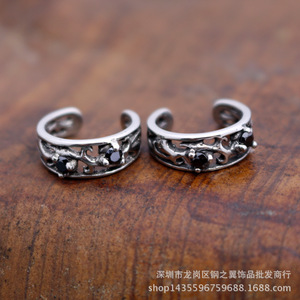 Yunnique – boucles d'oreilles à clipser en acier inoxydable 316, motif rétro creux, design géométrique pour femmes, bijoux à la mode - Product Image 5