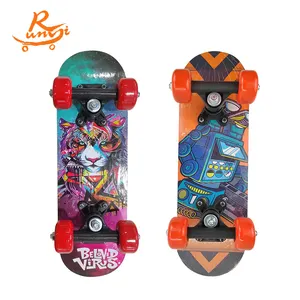 Bambini skateboard vendita calda skateboard in legno Retro skateboard logo personalizzato.