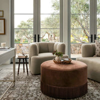 Pouf de salon esthétique en velours marron à franges, style français, avec structure en bois, également utilisable comme banc de repos pour chambre à coucher