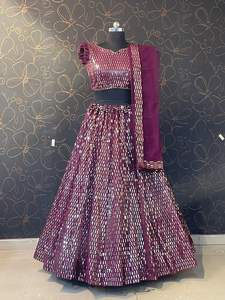 Nueva llegada de Red de ropa india y pakistaní con hermosa secuencia de bordado de trabajo Lehenga Choli a la venta - Product Image 3