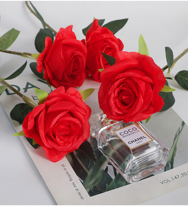 ورود اصطناعية بالجملة، مفردة من الحرير/المخمل، بتصميم واقعي حديث مصنوع يدويًا ومقاوم للماء، مناسبة لعيد الشكر وعيد الحب - Product Image 4