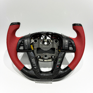 Volant de voiture au design cool en fibre de carbone noire et cuir perforé rouge, style course, adapté à la K5 - Product Image 1