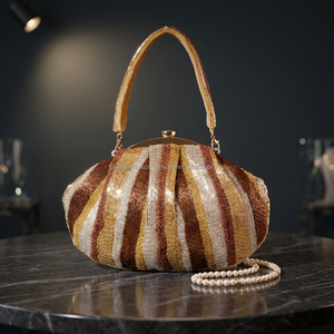 Sac de soirée à rayures en forme de coquillage avec perles et bandoulière, design élégant et scintillant pour les soirées - Product Image 2