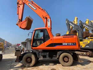 Excavatrice sur pneus DOOSAN DX210 d'occasion, 21 tonnes, moteur d'origine, faible nombre d'heures de fonctionnement, petite pelle hydraulique pour travaux en extérieur - Product Image 1