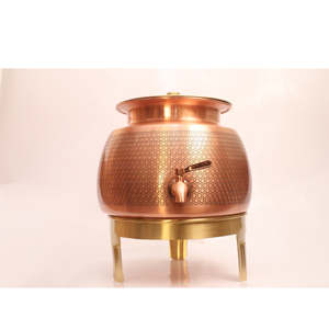 Olla de Cobre Handi de Tamaño Mediano 8000ML, Olla de Cobre Hecha a Mano de Primera Calidad con Tallado Antiguo y Detalles en Latón - Product Image 1