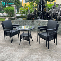 Meubles d'extérieur classiques modernes, table et chaises de salle à manger en aluminium et rotin durables, coussin imperméable pour villa, hôtel