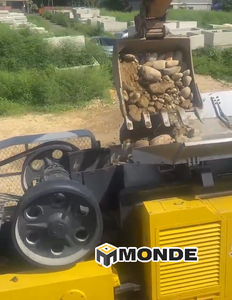 Le concasseur à mâchoires OP80 est doté d'un entraînement flexible, de plaques de mâchoires longue durée et de tamis internes pour trois types de produits finis. - Product Image 6