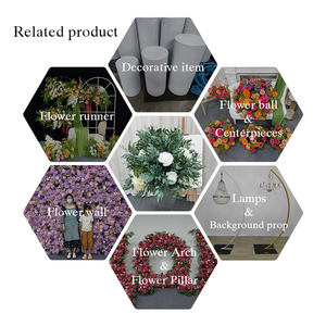 Bola de Flores Artificiales de Rosas Blancas e Hortensias con Eucalipto, Hecha a Mano, Moderna, para Centros de Mesa de Boda - Product Image 5