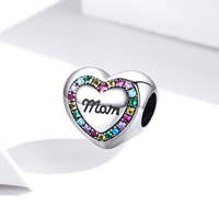 Breloque en forme de cœur avec cristaux colorés, pendentif en alliage plaqué argent gravé « Mom » pour cadeau unisexe