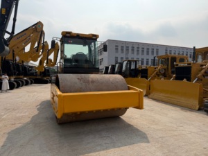 รถบดถนนแบบสั่นสะเทือน XS203J ขนาด 20 ตัน เครื่องยนต์ดีเซล Shangchai ได้รับการรับรองมาตรฐาน CE และ EPA สำหรับการบดอัดหนัก - Product Image 4